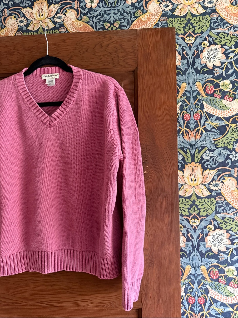 Vintage Women's Eddie Bauer Pink V-Neck 100% Cotton Sweater Size XL